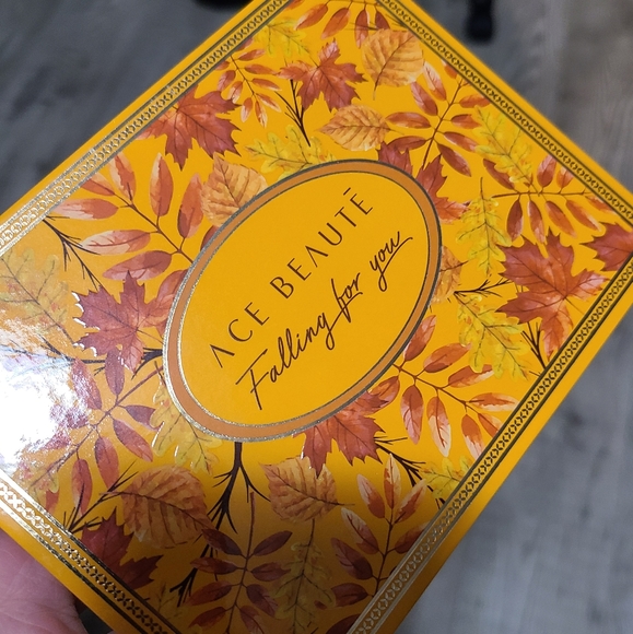 💥NEW💥Ace Beaute “Falling for You” palette - Picture 1 of 2